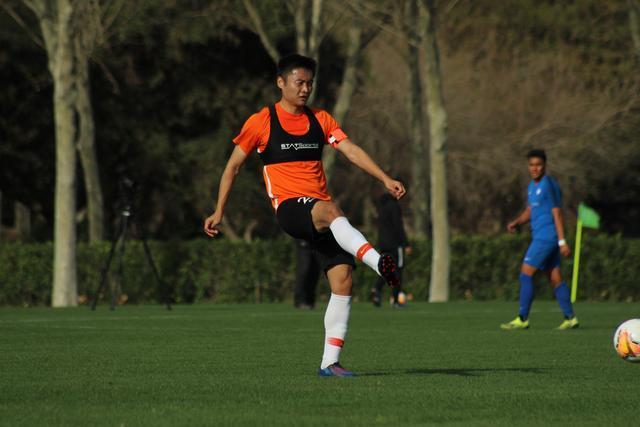 沃特斯40分广东胜山西 陈盈骏15+11广州胜福建